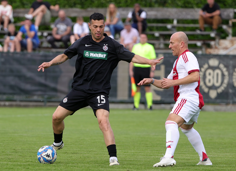 fkp-ajax1306-1778436183.jpg