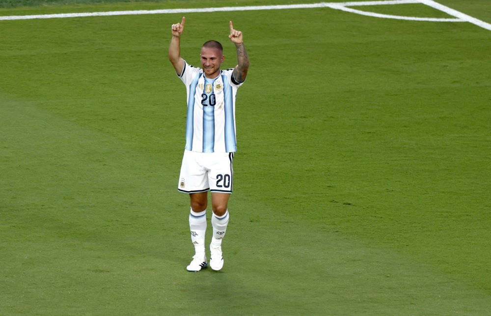 14144900.jpg