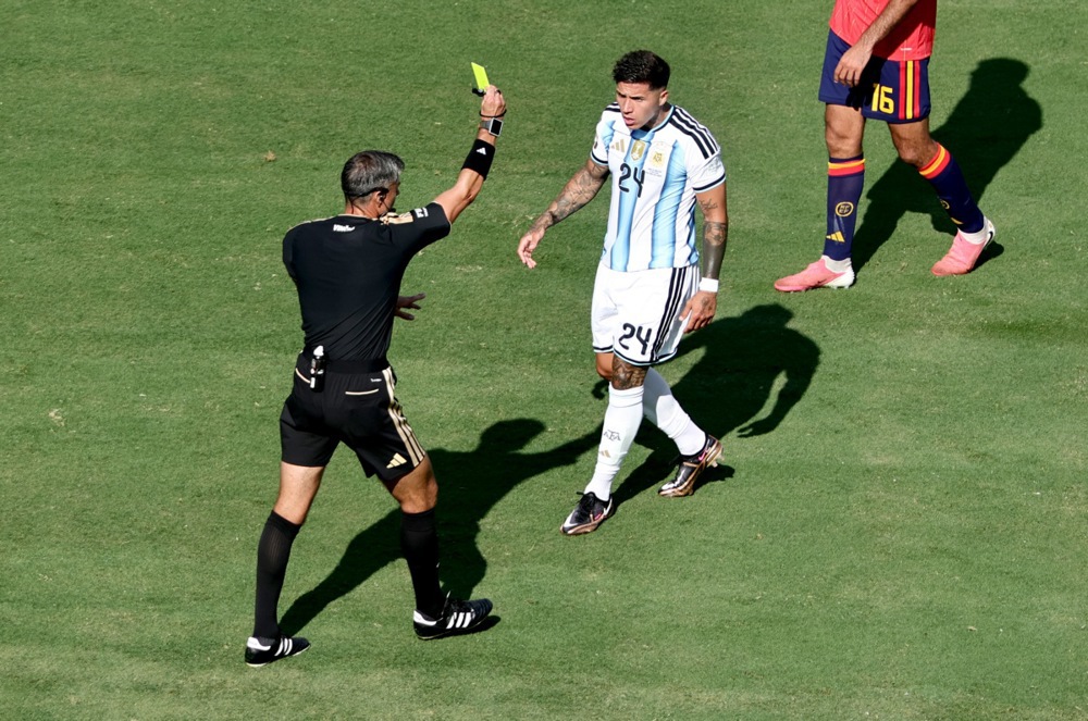 14161624.jpg