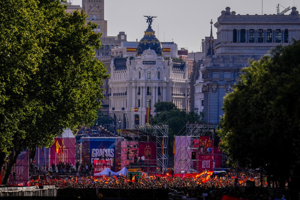 14164048.jpg