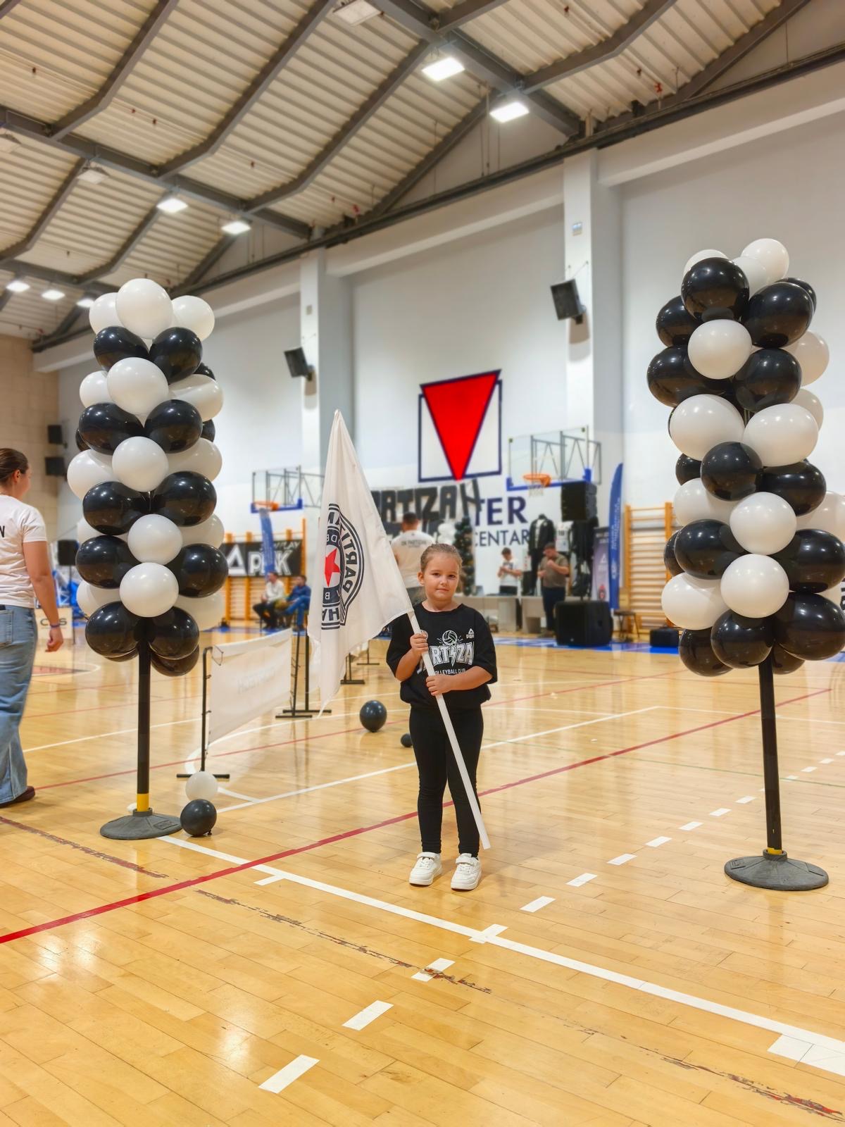 Devojcica-i-Partizan.jpg